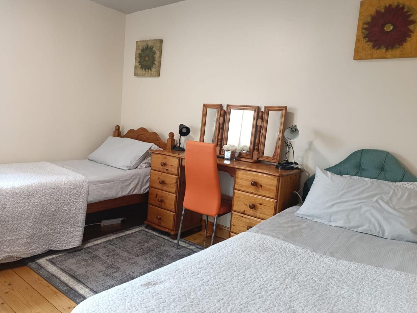 Bernie'S Place Castlebar Room photo
